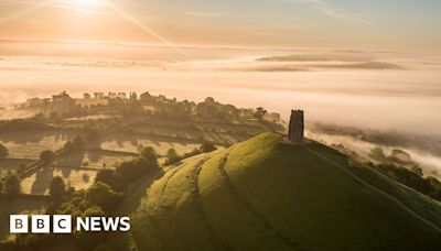 The artist creating 100 pictures of Glastonbury Tor