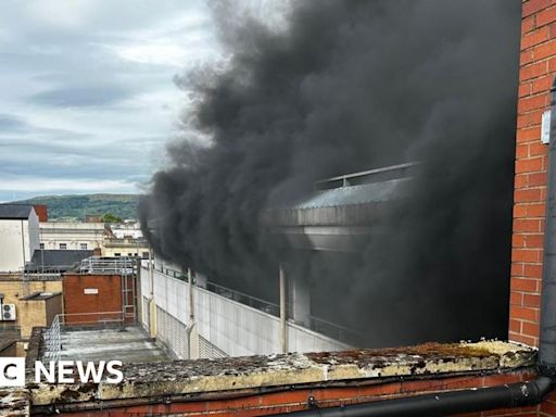 Cheltenham: Regent Arcade 'evacuated' after car fire