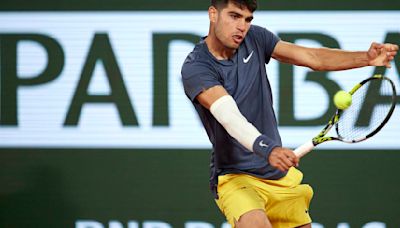 Carlos Alcaraz arrasa en su debut en Roland Garros: "He jugado un tenis inteligente"