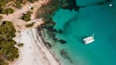 Petit paradis, cette plage sauvage Corse baignée d'eaux turquoise a de quoi faire pâlir d'envie les Caraïbes