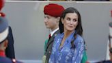 La reina Letizia estrena un vestido español de tejido reciclado para celebrar la Fiesta Nacional 2023