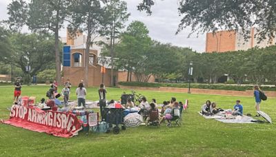 Group of pro-Palestinian protestors set up informal encampment at the University of Texas-Arlington