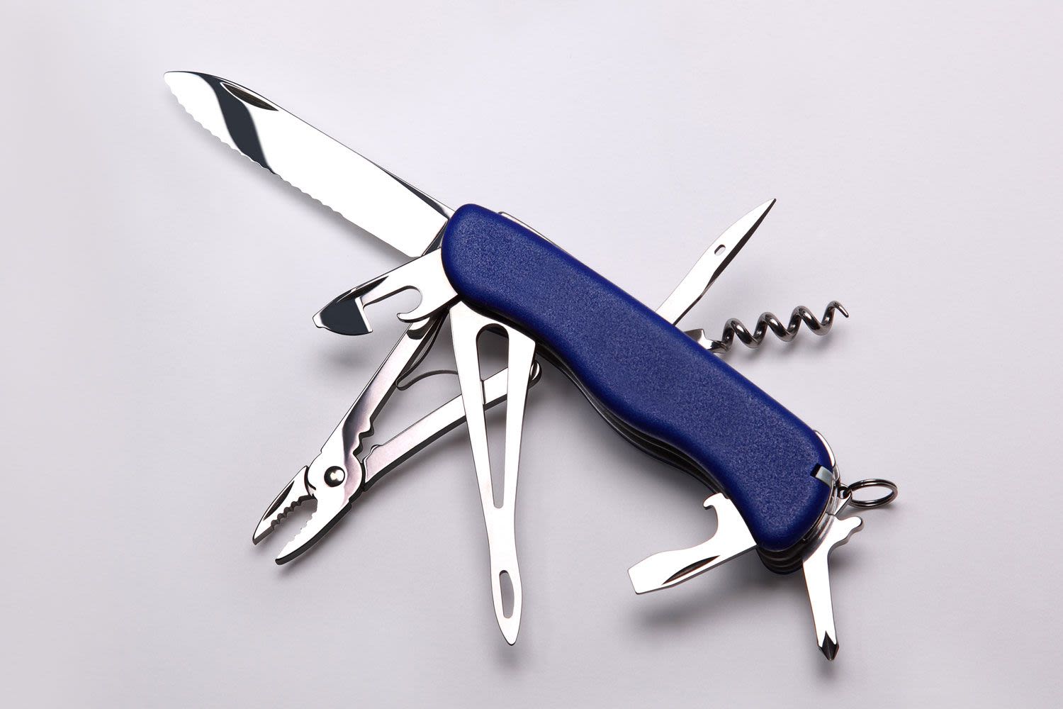 Swiss Army Knife Maker Working on New Range Without Blades – Here’s Why