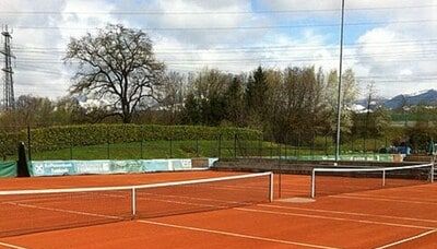 Tennis players return to the red clay of Paris after Wimbledon's grass