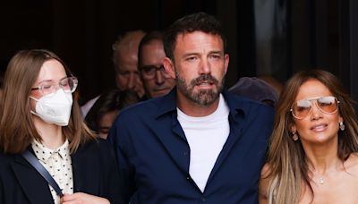 Jennifer Lopez And Violet Affleck’s Close Bond Is Apparently “Tricky” For Ben Affleck Amid Their Rumored Divorce