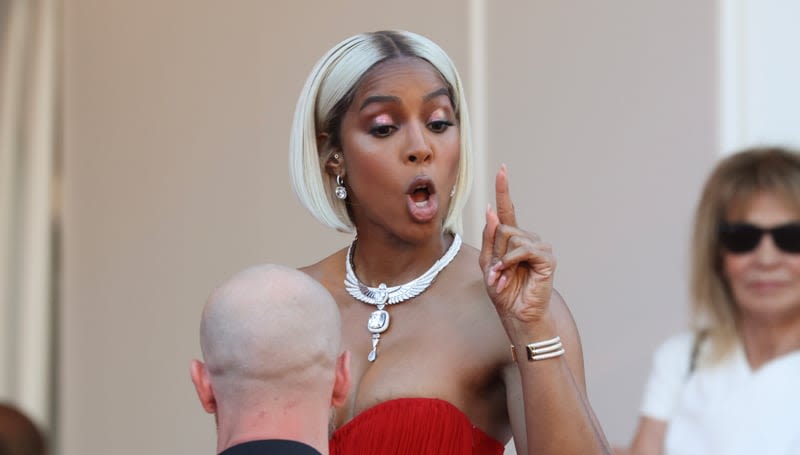 Kelly Rowland Appears to Get Into Altercation with Security Guard on Cannes Film Festival Red Carpet
