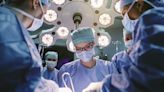 Los pacientes quirúrgicos tienen menos complicaciones cuando intervienen mujeres en la operación, según estudio