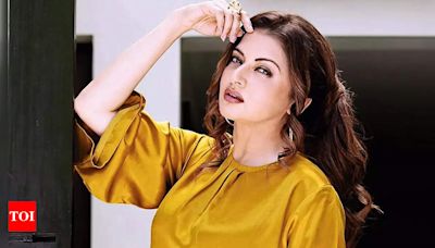 I don’t want to be a piece of furniture in a scene: Bhagyashree | Hindi Movie News - Times of India