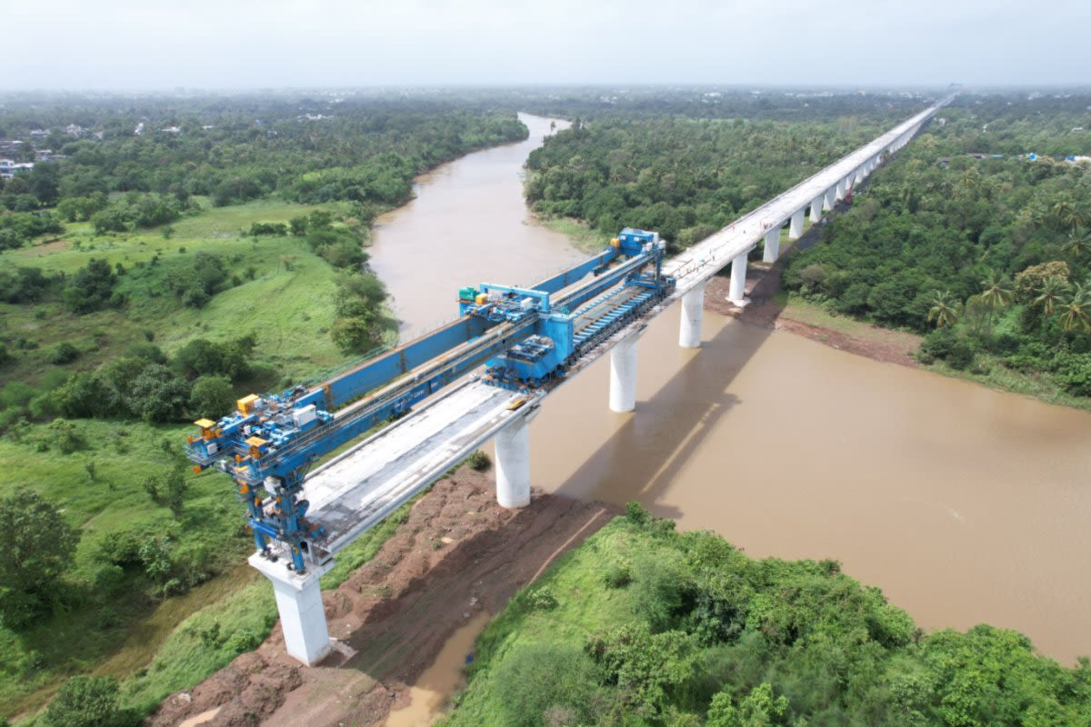 India high-speed rail bridge construction complete