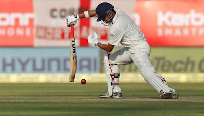 Cricket-Gambhir succeeds Dravid as India head coach