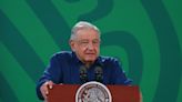 AMLO y su comentario hacia una mujer trans que ahora le aplauden sus cínicos detractores: "un señor vestido de mujer"