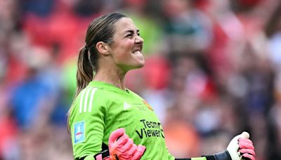 PSG announce the signing of goalkeeper Mary Earps