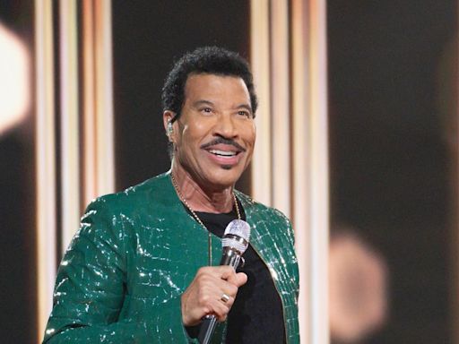 Lionel Richie Says Sofia Is Having ‘Nervous Breakdown’ Before Baby (Exclusive)