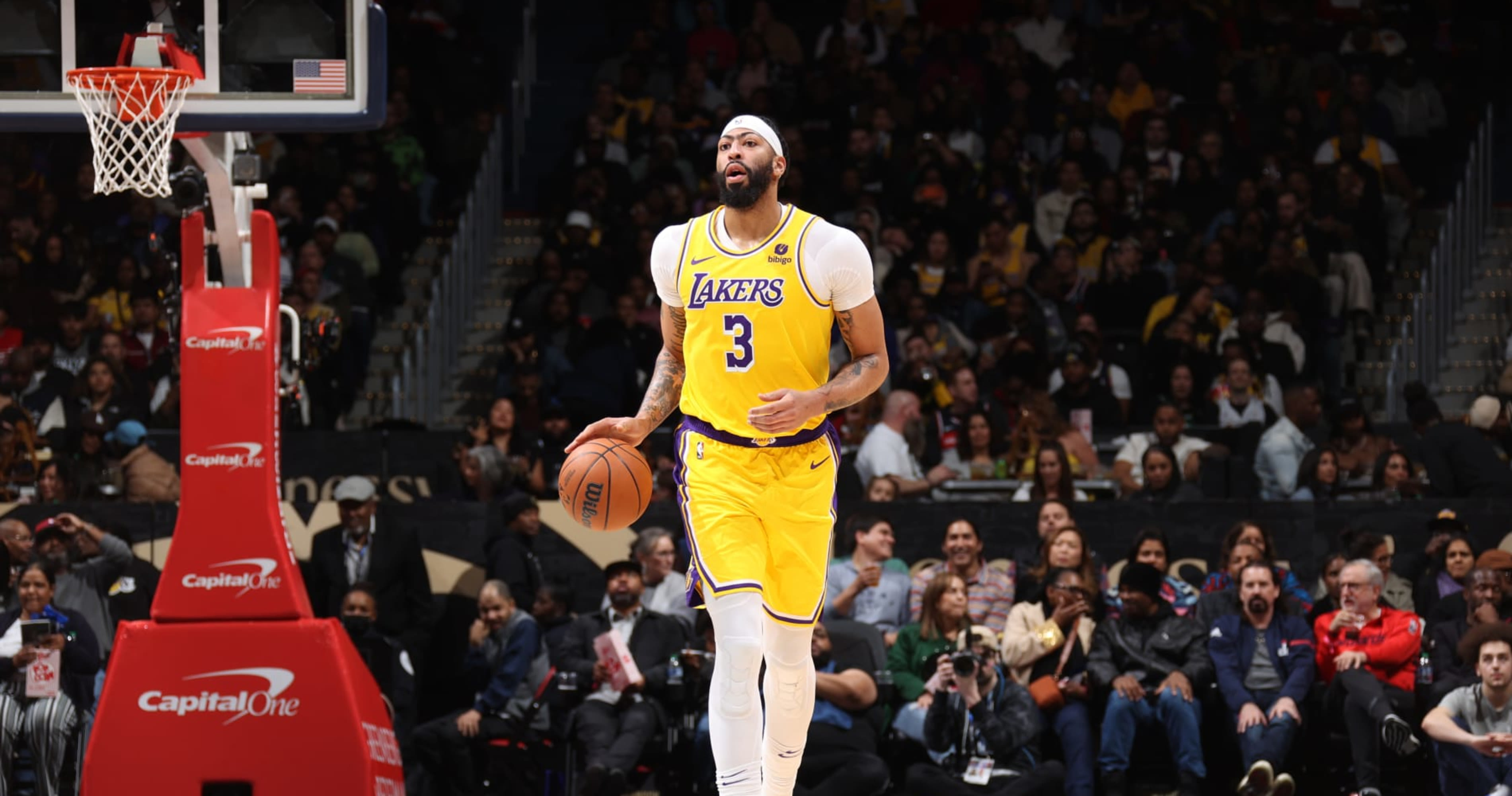 Lakers' Anthony Davis Says His Arm Went Numb While Playing Through Injury vs. Nuggets