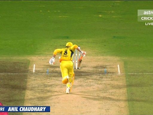 IPL: Ravindra Jadeja unceremonious dismissal for obstructing the field | Watch