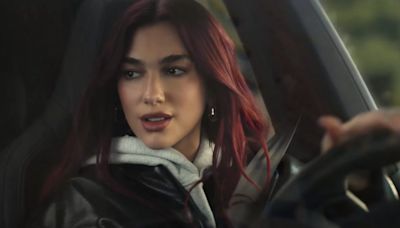 ¿Qué pasaría si Dua Lipa estuviera embarazada y se pusiera al frente del nuevo anuncio de Porsche?