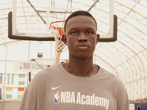 South Sudan’s 7ft 2in refugee basketballer