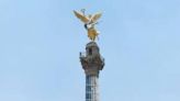 La Jornada: Lenny Kravitz coloca una guitarra en el monumento del Ángel