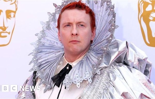 Joe Lycett dressed as Queen Elizabeth I at the Baftas