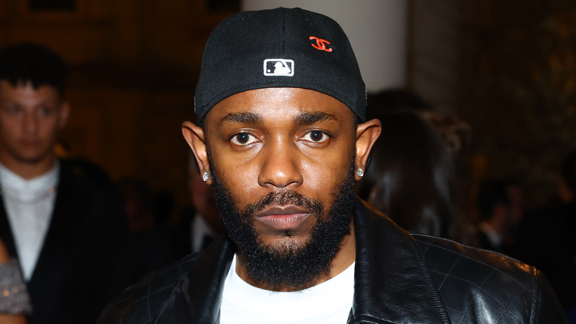 Kendrick Lamar fans slam star for 'stealing their tweets' to diss Drake