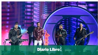 Romeo Santos "cierra ciclos" junto a Aventura con un romántico concierto en Los Ángeles