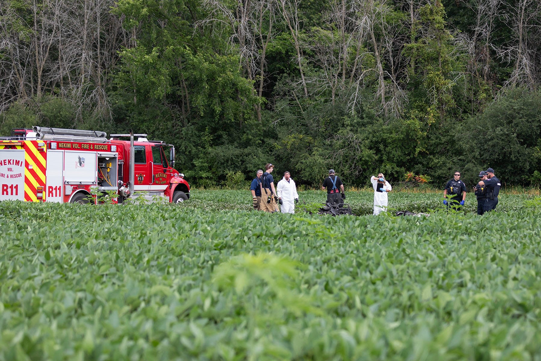 Plane crash south of EAA AirVenture Oshkosh kills 2 on first day of event