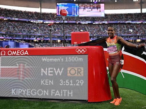 Juegos Olímpicos París 2024: Faith Kipyegon fue campeona junior corriendo descalza, es madre desde 2018 y ganó los 1500 metros por tercera vez con récord