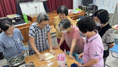 炊香草粿、香草饅頭美味 台南下營香草食染社區工坊創造驚奇