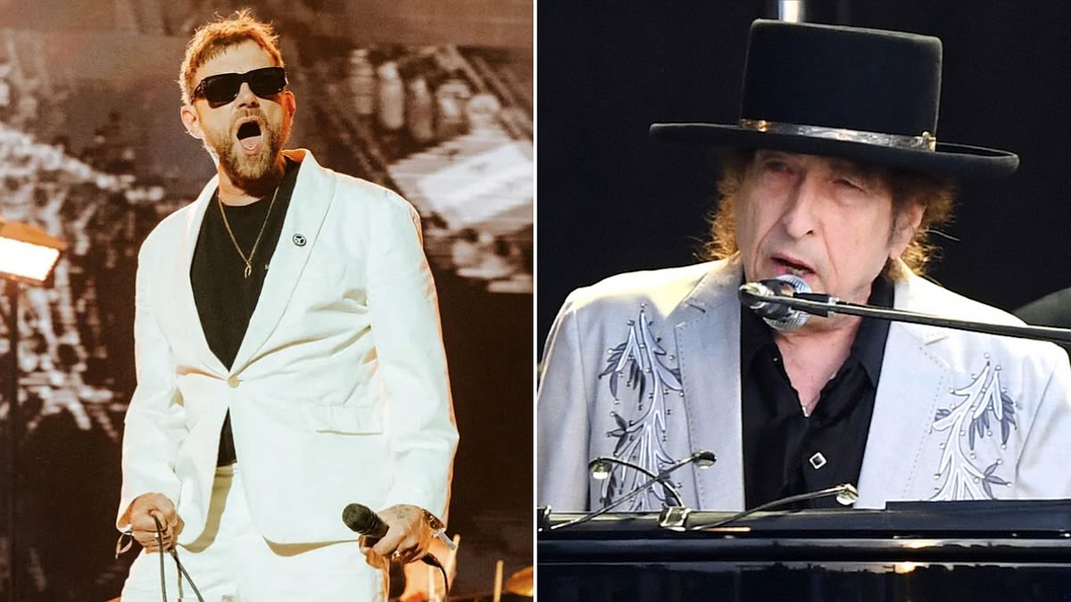 Damon Albarn Speaks Out Against Bob Dylan’s Phone Ban