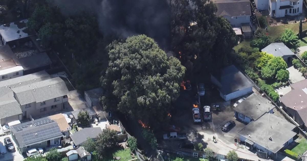 Fire breaks out in Hayward neighborhood; several vehicles in flames