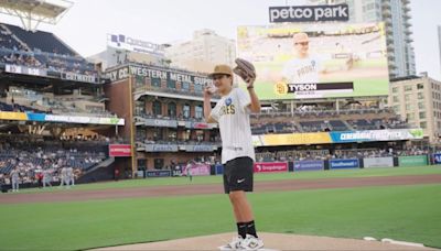 Make-A-Wish teen spends day with Padres