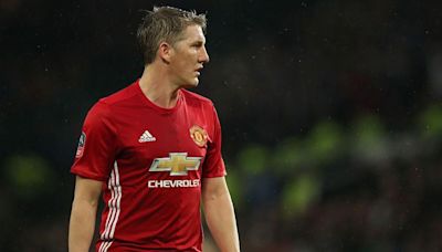 Man Utd 'should learn from Liverpool' - Schweinsteiger