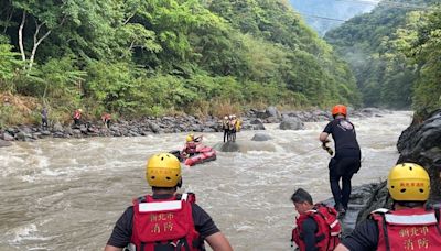 福山大羅蘭溪暴漲3童受困 警消全救出 (圖)