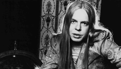 “David Bowie was an absolute genuis”: Rick Wakeman’s epic tales of sessions with Bowie, Bolan, Lou Reed and more