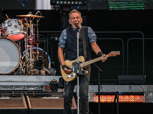 Bruce Springsteen promises fans 'we will be back' after postponing shows due to 'vocal issues'