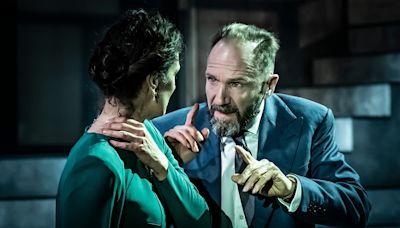 Ralph Fiennes and Indira Varma Soar in STC's 'Macbeth' (Review)
