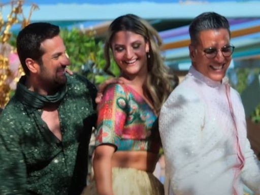 Khel Khel Mein song Hauli Hauli: ‘Pure Nostalgia’, say netizens as Akshay Kumar and Fardeen Khan recreate ‘Heyy Babyy’ hook step