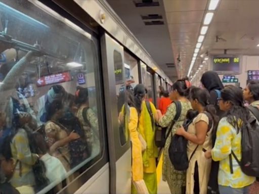 Bengaluru Metro's Whitefield Purple Line Witnesses Massive Crowds After Employees Resume Work From Office