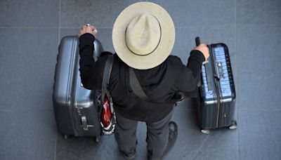 Houston airport delays: Check flight status at Hobby, Bush during Beryl