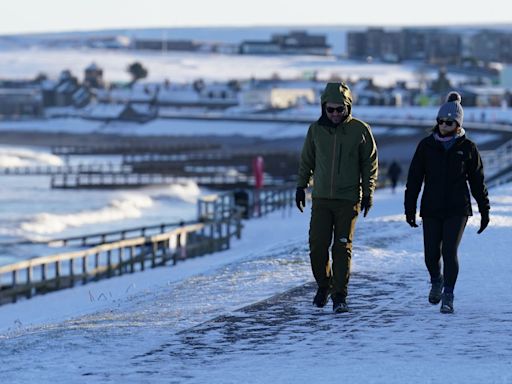 Scotland braced for SNOW as Arctic air brings frost and plunging temperatures