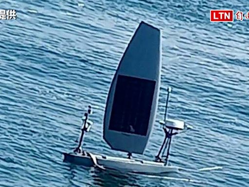漁民在澎湖目斗嶼海域發現無人浮具 疑美軍無人水面艦隊設施（民眾提供） - 自由電子報影音頻道
