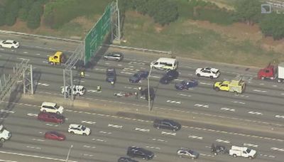 Motorcycle crashes into car during police chase on I-75 in Atlanta, GSP says