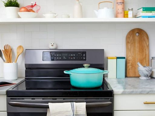 Le Creuset's Memorial Day Sale Has So Many Kitchen Gems — Starting at $22!