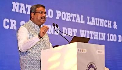 Dharmendra Pradhan launches NATS 2.0 portal, disburses stipends to graduates - ET Government