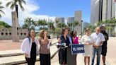 Demócratas en Miami alertan sobre el "extremo" Proyecto 2025 previo a un mitin de Trump
