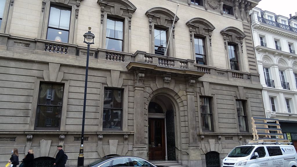 London’s exclusive Garrick Club votes to allow women to join for first time in 193 years