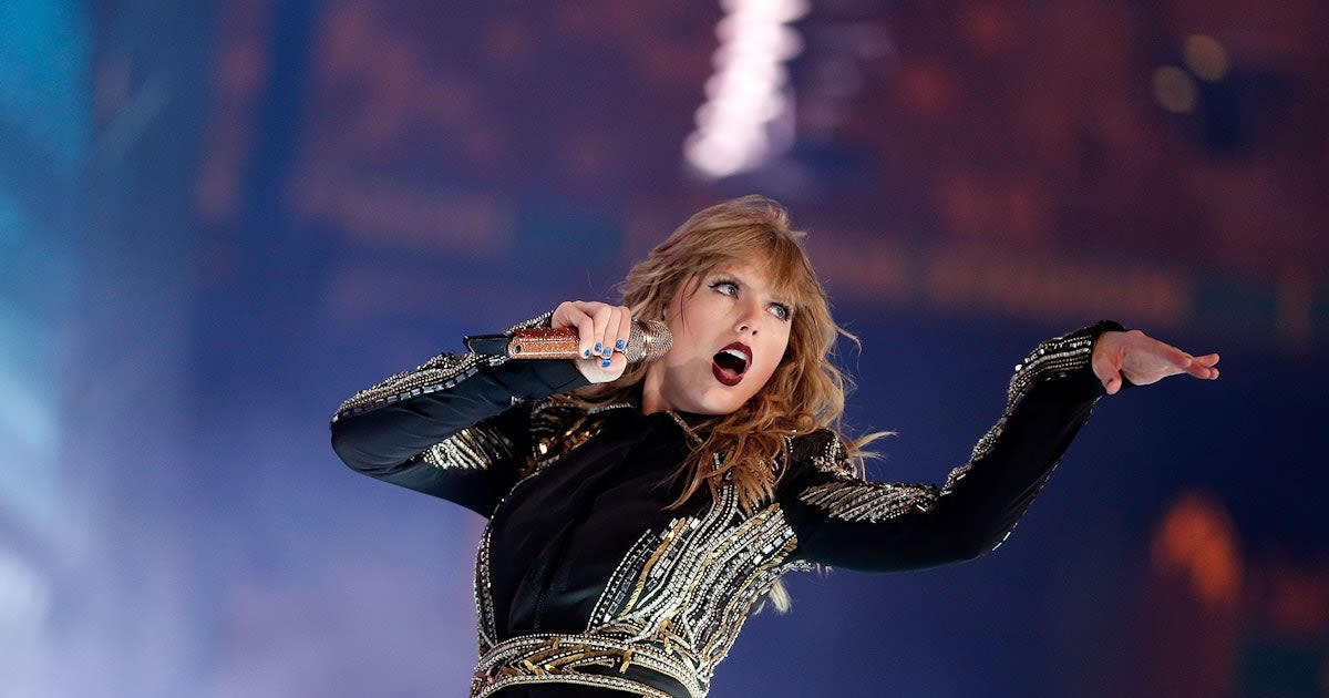 The 13 Most Ruthless Taylor Swift Lyrics, From "Picture To Burn" To 'Tortured Poets'