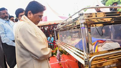 Armstrong murder: ‘Those arrested not real culprits’, says BSP chief Mayawati paying homage to TN leader