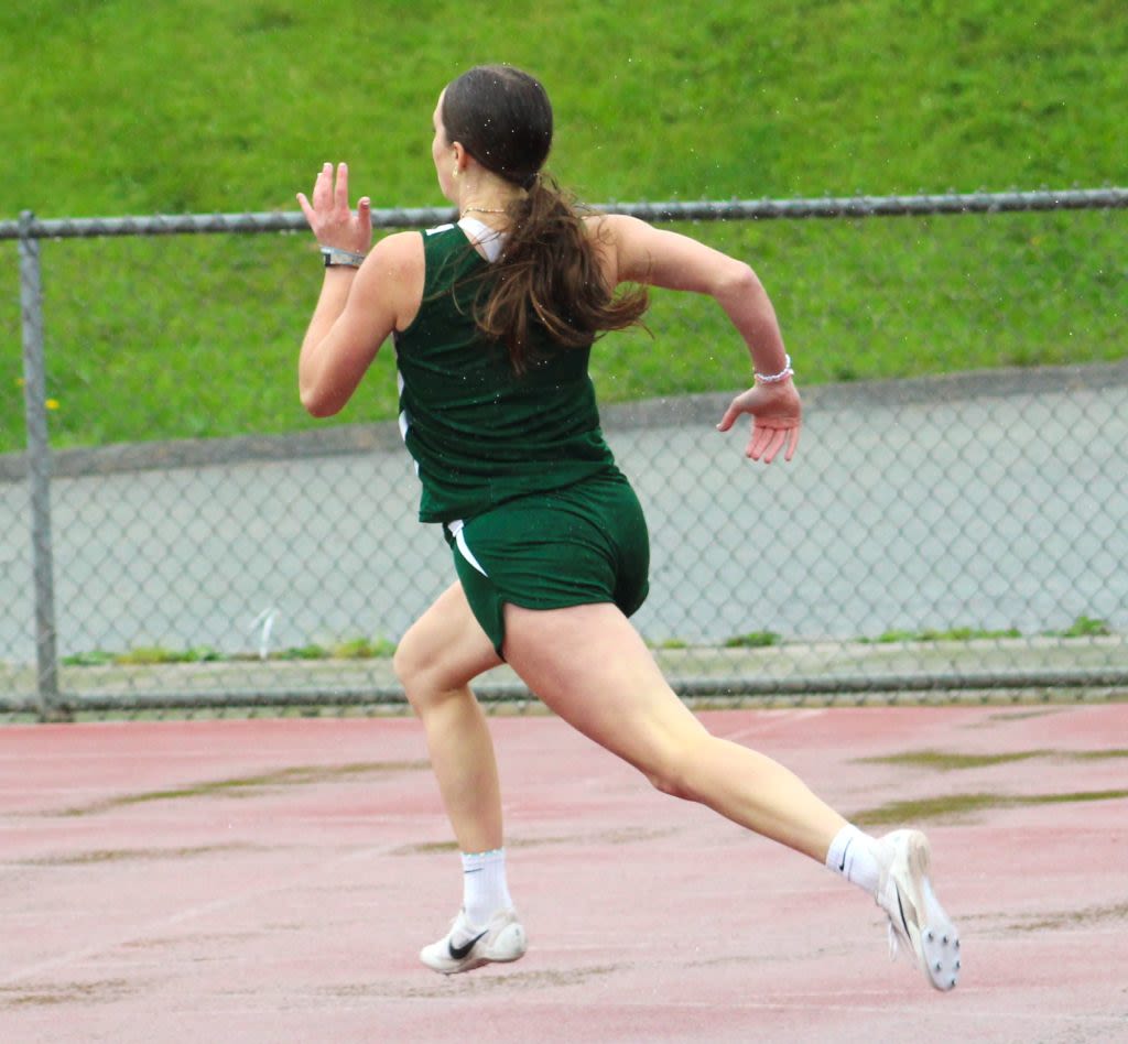 Last Chance: Lady Gators’ Larkin posts top time in 400