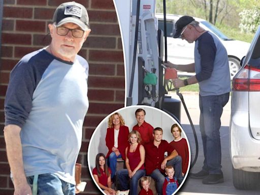 Disgraced ‘7th Heaven’ star Stephen Collins photographed for the first time in 5 years